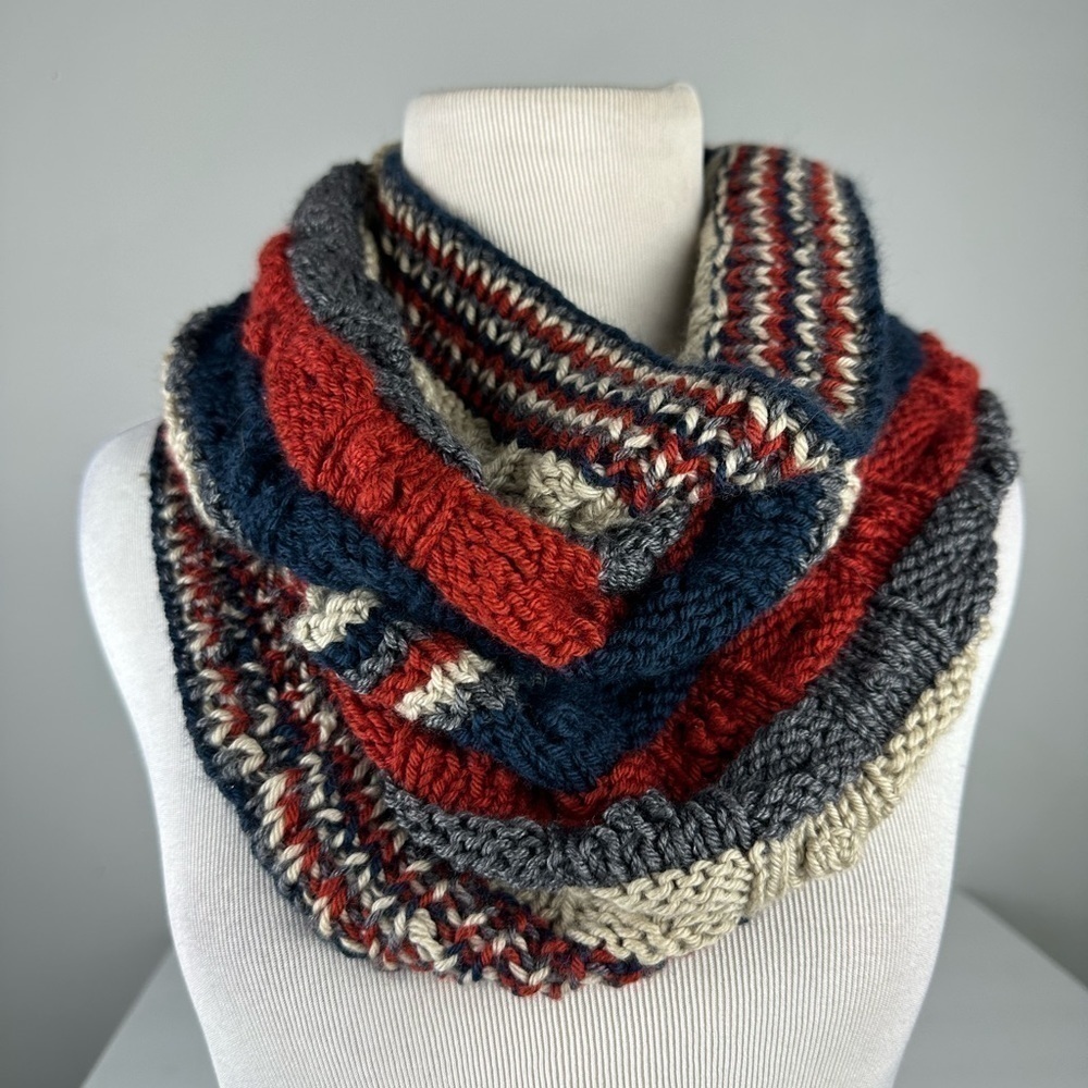 Chunky Knit Infinity Scarf - Picture 3 of 7